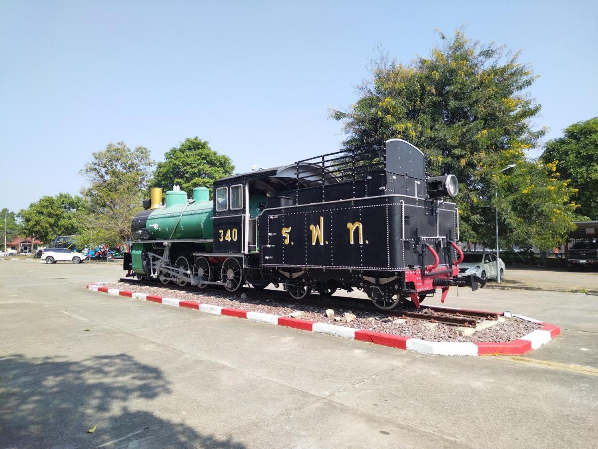 Supanich Condo Opposite The Train Station Chiangmai Чиангмай Экстерьер фото