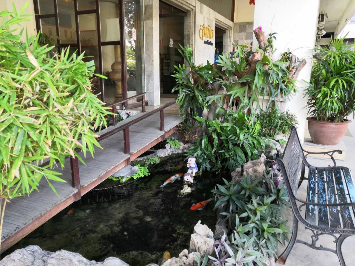 Supanich Condo Opposite The Train Station Chiangmai Чиангмай Экстерьер фото